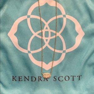 Kendra Scott necklace